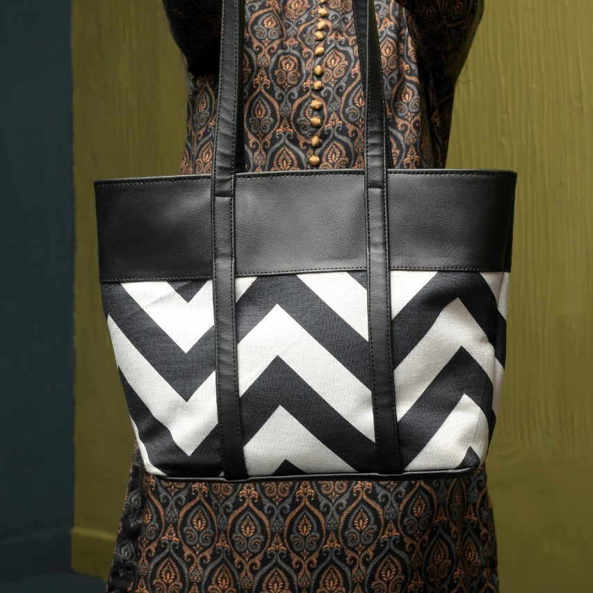 Chevron Tote Bag T-1 - HiGirlz